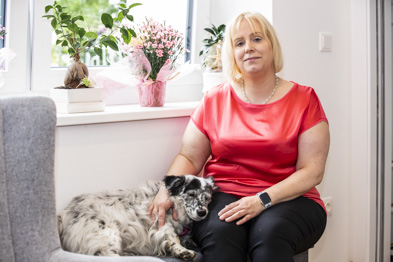 Tiere erspüren Emotionen auf besondere Art und Weise und geben Trost und Halt. Alleine die Anwesenheit eines Tieres reicht für Tierliebhaber aus, dass sich das Nervensystem beruhigt und sich dadurch alle Themen leichter lösen lassen. Silvia Podlisca ist diplomierte Lebens- und Sozialberaterin - psychologische Beraterin, eingetragene Supervisorin & Aufstellungsleiterin, Sexualberaterin und seit 2o Jahren im psychosozialen Bereich tätig. Sie ist Gründerin des Berufsverbands für tiergestützte psychologische Beratung. Sie bietet Beratungseinheiten und Familienaufstellungen in Wien, Niederösterreich (St. Pölten) und Burgenland (Pinkafeld) an.